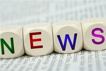 An Singapore Customer 80pc Portable Solar Powered Generator Batteries Is in T...